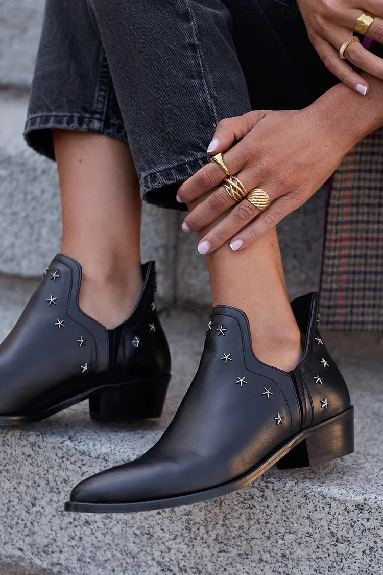 EVA STYLE | ANKLE BOOT WITH STAR DETAILS