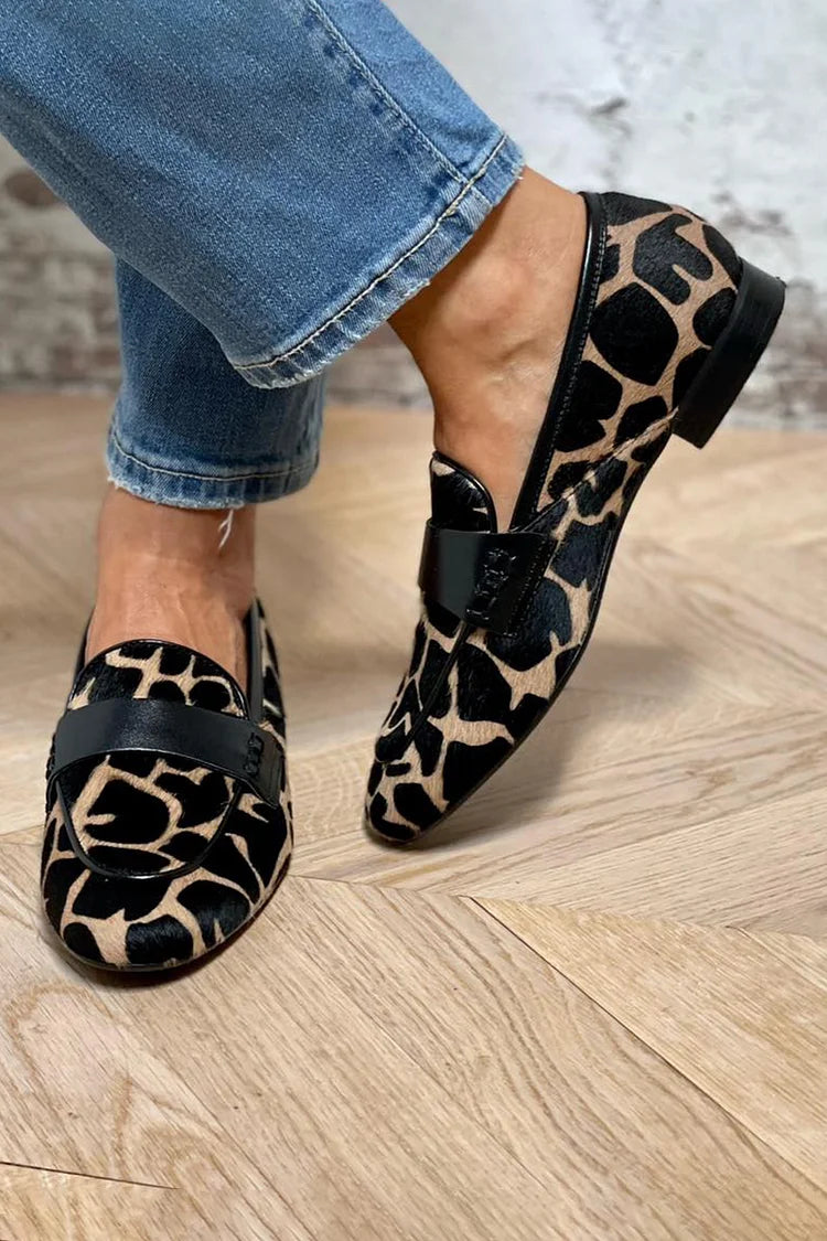 EVA STYLE | ANIMAL PRINT LOAFER WITH ELEGANT DETAIL