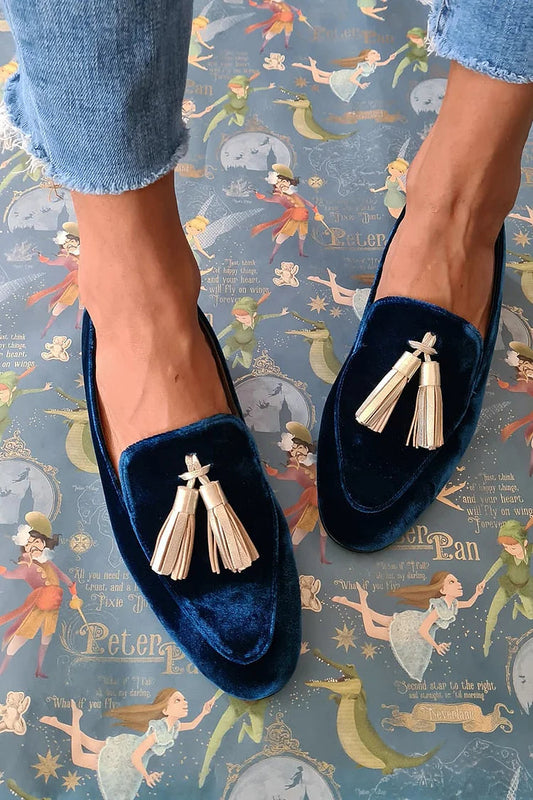 EVA STYLE  | MIDNIGHT ELEGANCE LOAFERS WITH CHAMPAGNE TASSELS