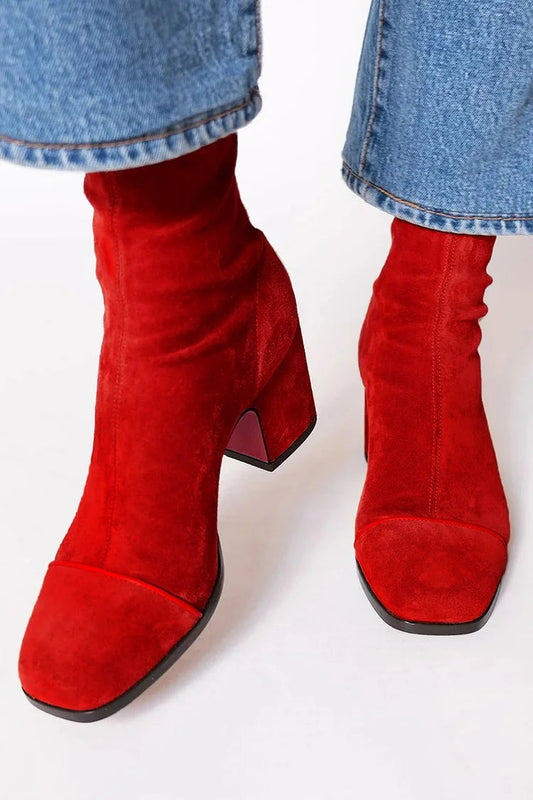 EVA STYLE | SQUARE TOED ANKLE BOOT WITH BOLD HEEL