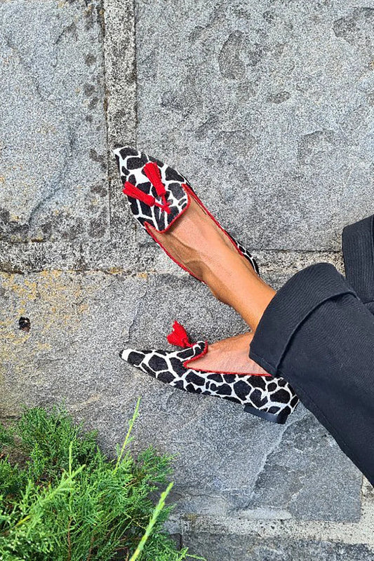 EVA STYLE  | ANIMAL PRINT LOAFER WITH RED FRINGES