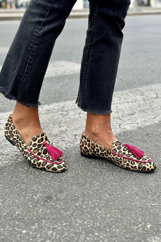 EVA STYLE  | ANIMAL PRINT LOAFER WITH FUCHSIA FRINGES