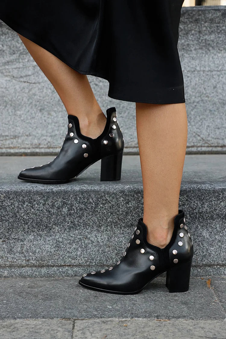 EVA STYLE  | STUDDED ANKLE BOOT WITH WIDE HEEL