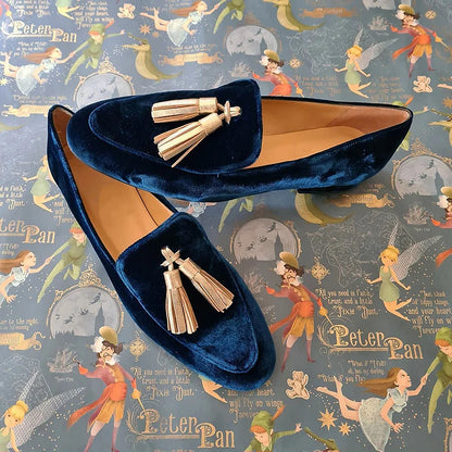 EVA STYLE  | MIDNIGHT ELEGANCE LOAFERS WITH CHAMPAGNE TASSELS