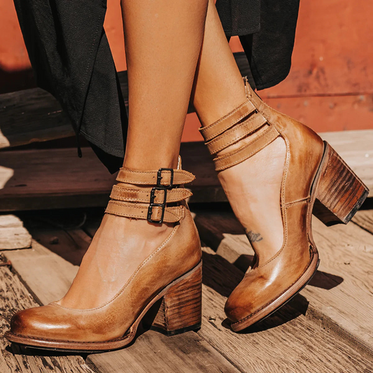 EVA STYLE  | VINTAGE LEATHER STRAP HEELS