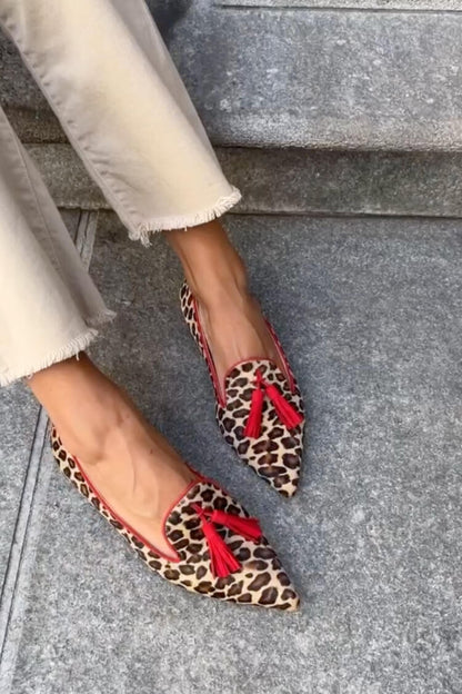 EVA STYLE  | POINTED LOAFER WITH RED TASSELS