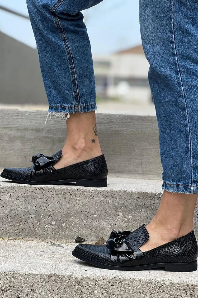 EVA STYLE  | BLACK LOAFER WITH SHINY BOW