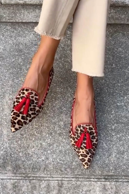 EVA STYLE  | POINTED LOAFER WITH RED TASSELS