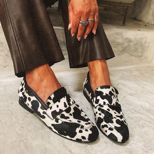 EVA STYLE | ELEGANT ANIMAL PRINT LOAFERS